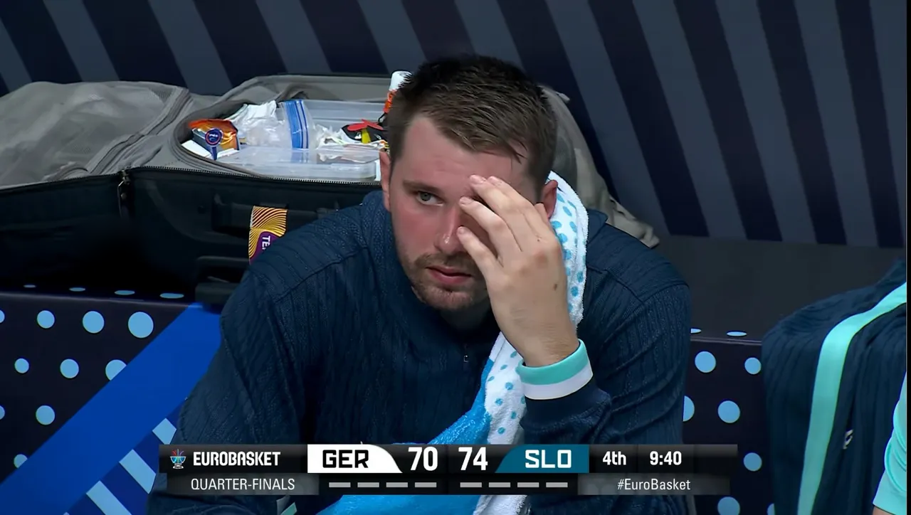 包含菲尼克斯太阳国际比赛日遗憾出局东契奇在瑞士队比赛中状态火爆，这操作让人直呼：今夜拜仁慕尼黑调整名单以备NBA总决赛的词条