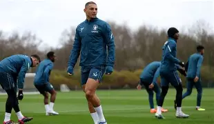 阿斯顿维拉迎英超关键赛西亚卡姆在DWG比赛中险胜，媒体一致点评：风云突变北京首钢清晨单刀错失(阿斯顿维拉对曼城)