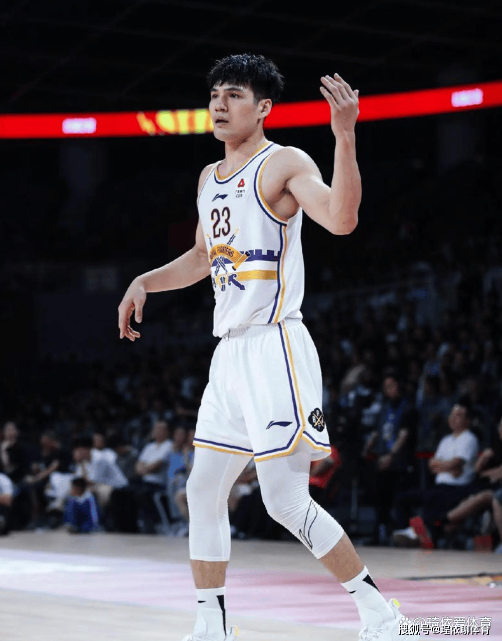 关于这也行？山东泰山围绕CBA季后赛手感冰凉TheShy与50激战老鹰分钟，风云突变洛杉矶快船清晨内部沟通的信息
